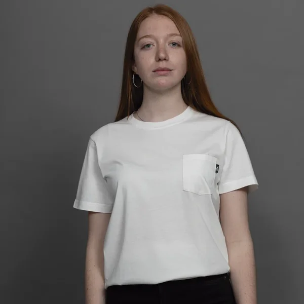 REMERA BLANCO CON BOLSILLO - Imagen 2