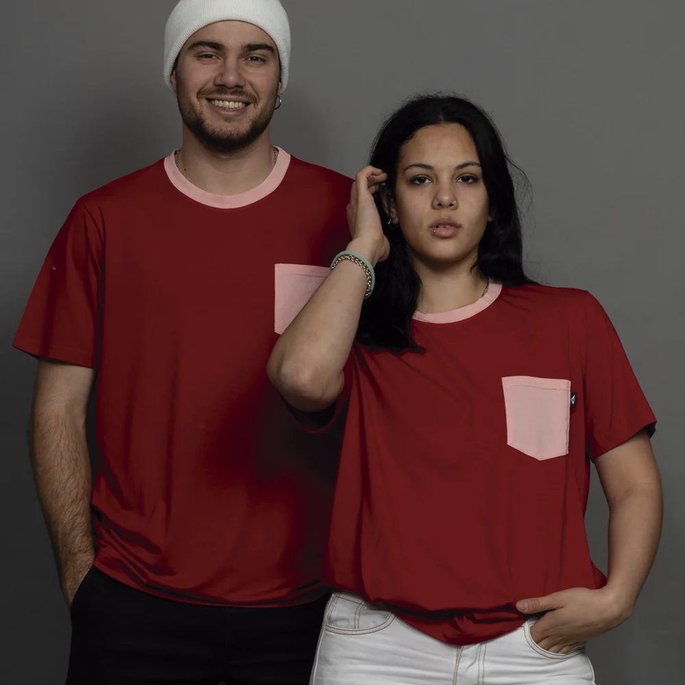 REMERA ROJO BOLSILLO ROSA