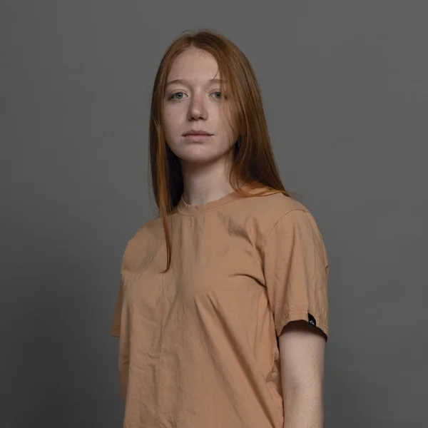 REMERA LISA MARRÓN CLARO - Imagen 4