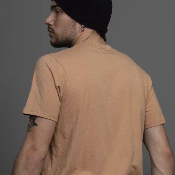 REMERA LISA MARRÓN CLARO - Imagen 3
