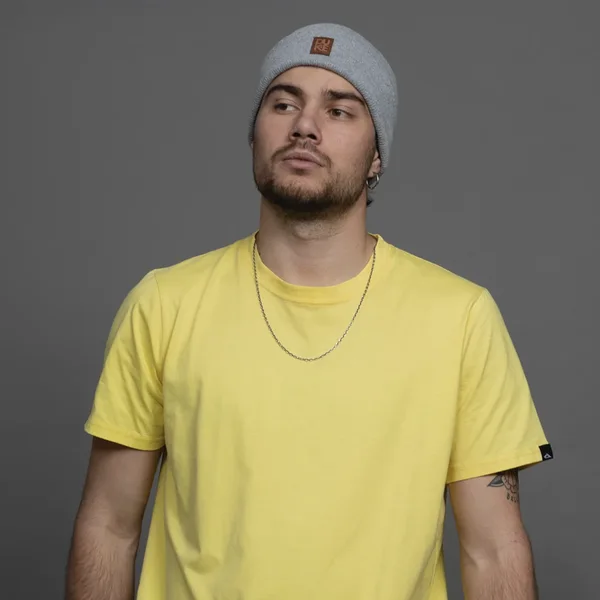 REMERA LISA AMARILLO